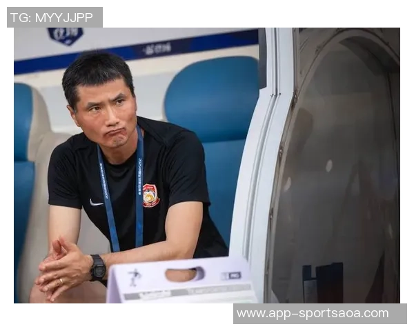 国足新任教练邵佳一团队已抵达肇庆全员将于四日集结备战